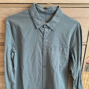 Men’s button down Lululemon shirt